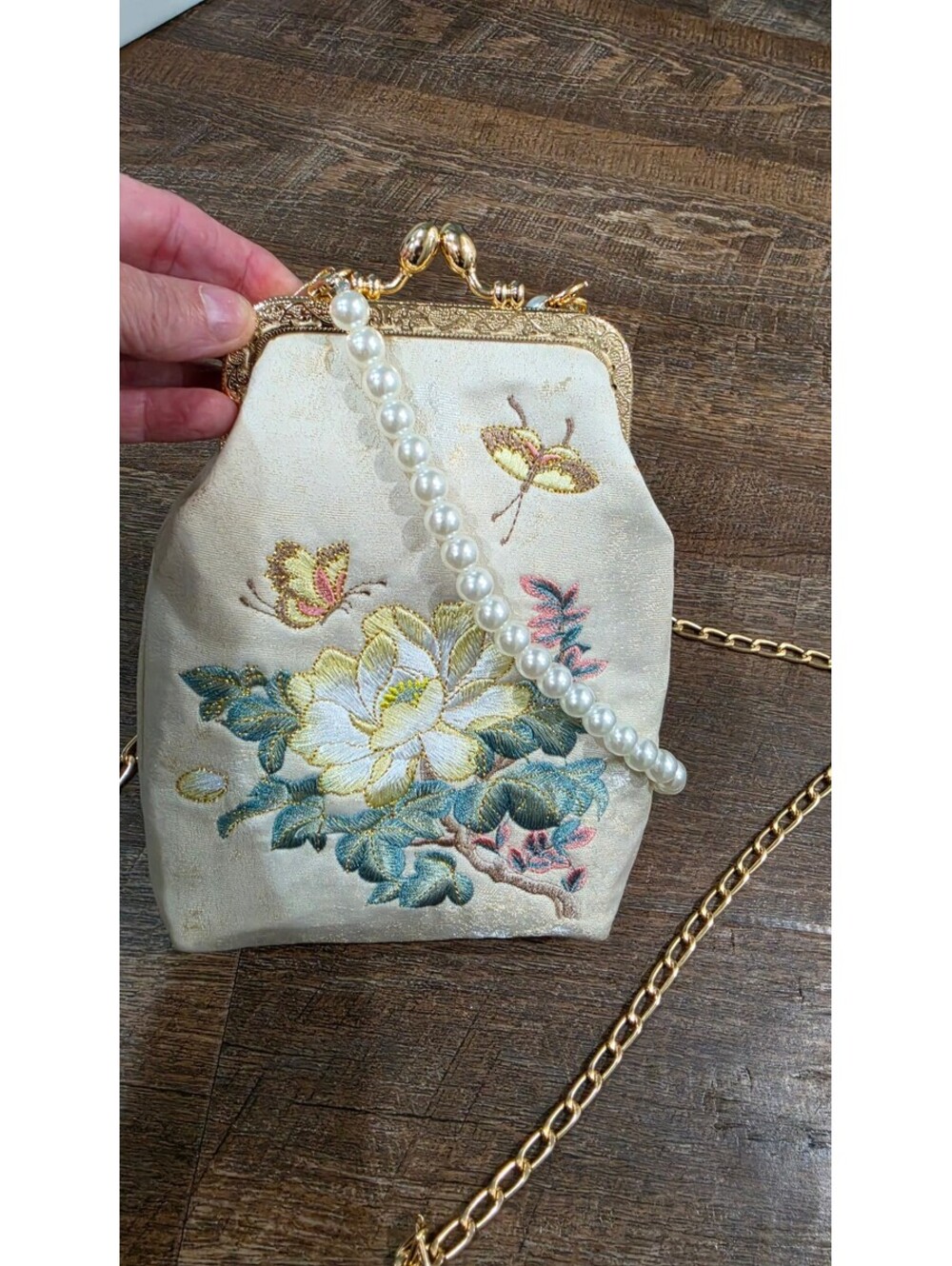 Elegant Floral Embroidered Vintage Style Pearl Handle Evening Bag